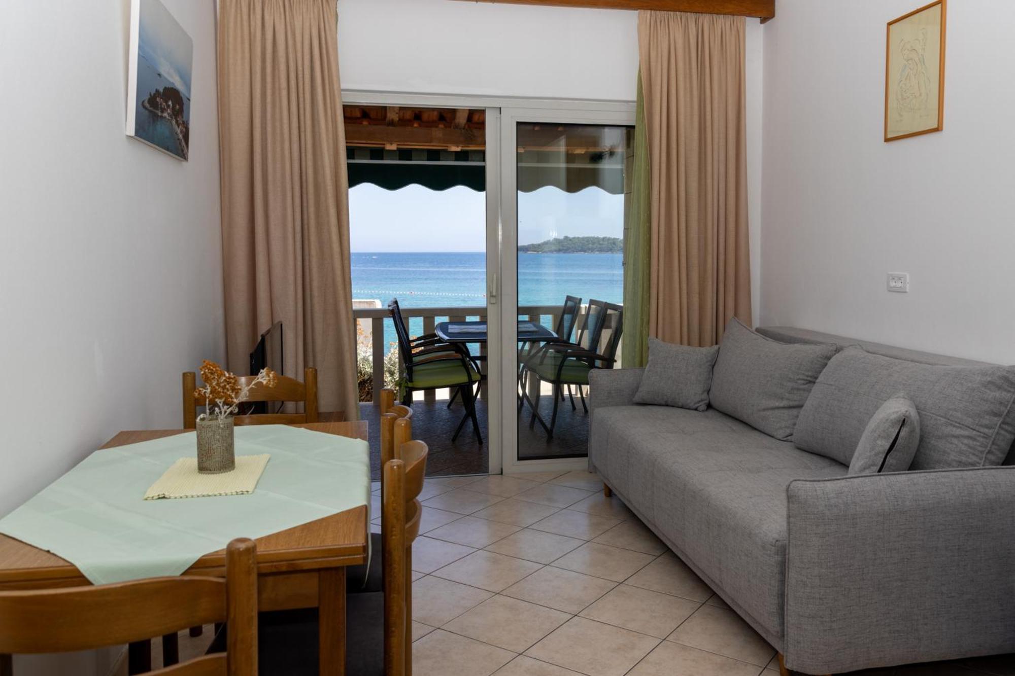 Zal Beach Apartments Prizba Bagian luar foto